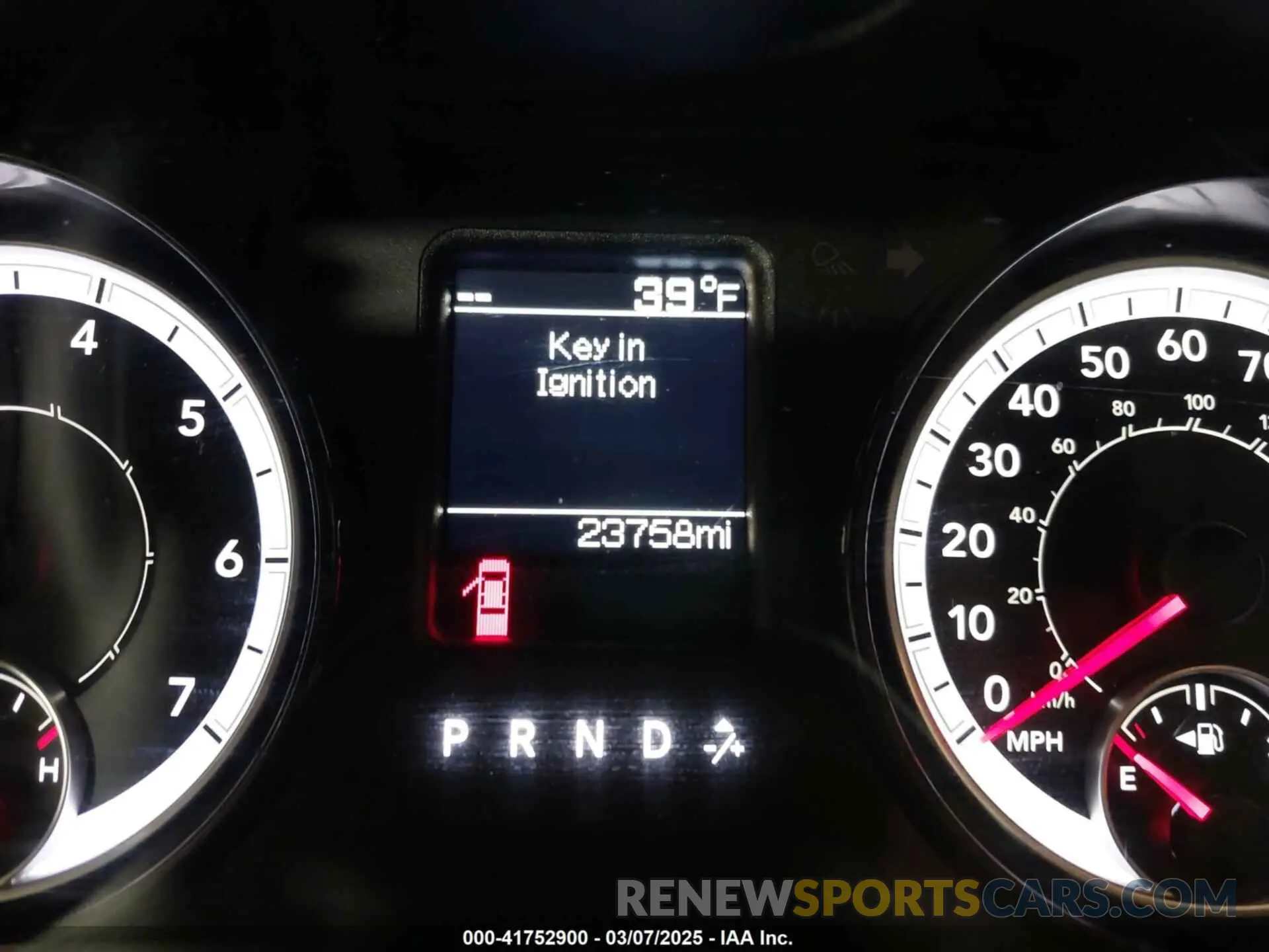 7 fotografías del automóvil dañado 1C6RR7GGXRS124813 RAM 1500 CLASSIC 2024