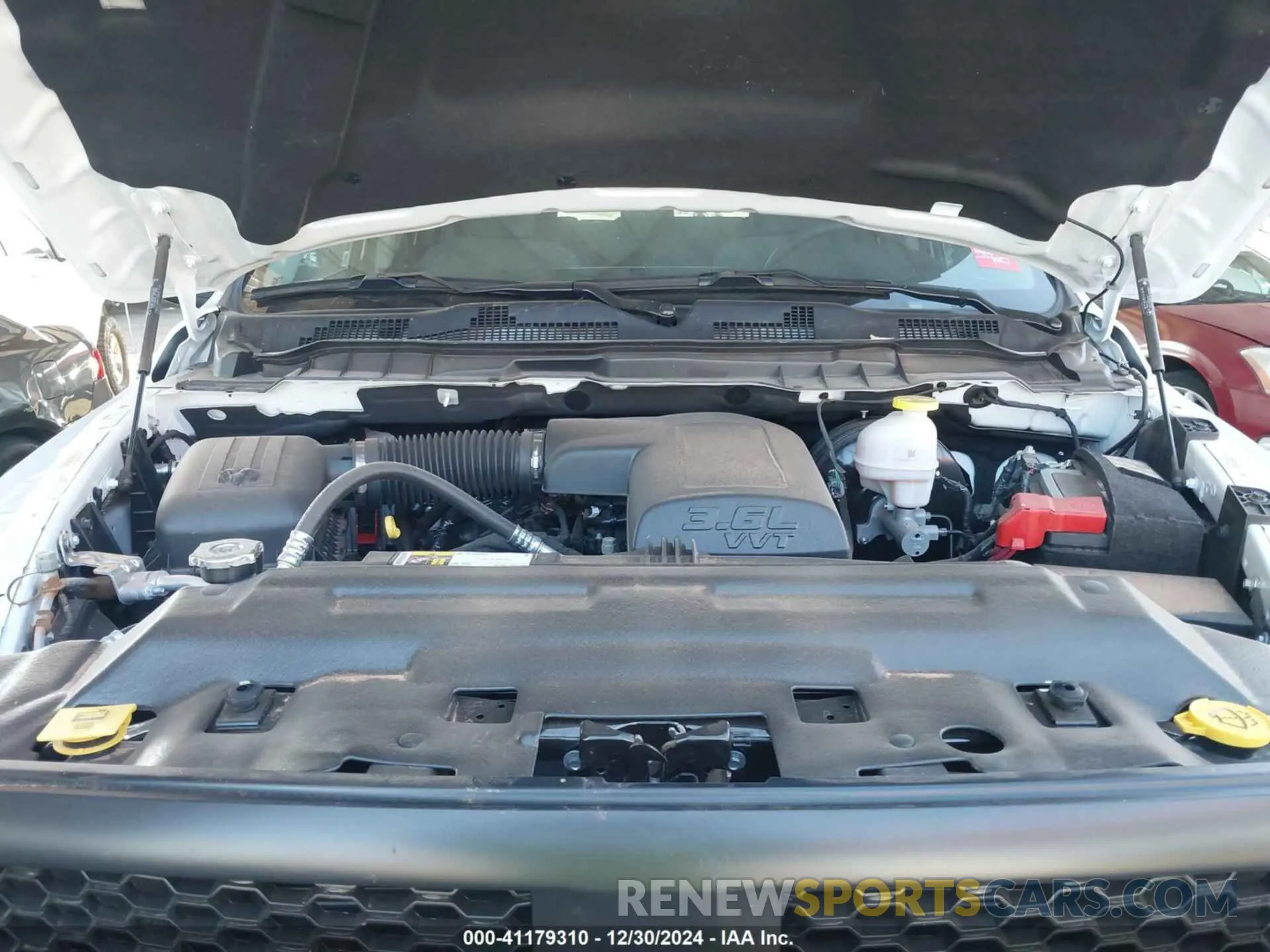 10 fotografías del automóvil dañado 1C6RR7KG5RS130283 RAM 1500 CLASSIC 2024