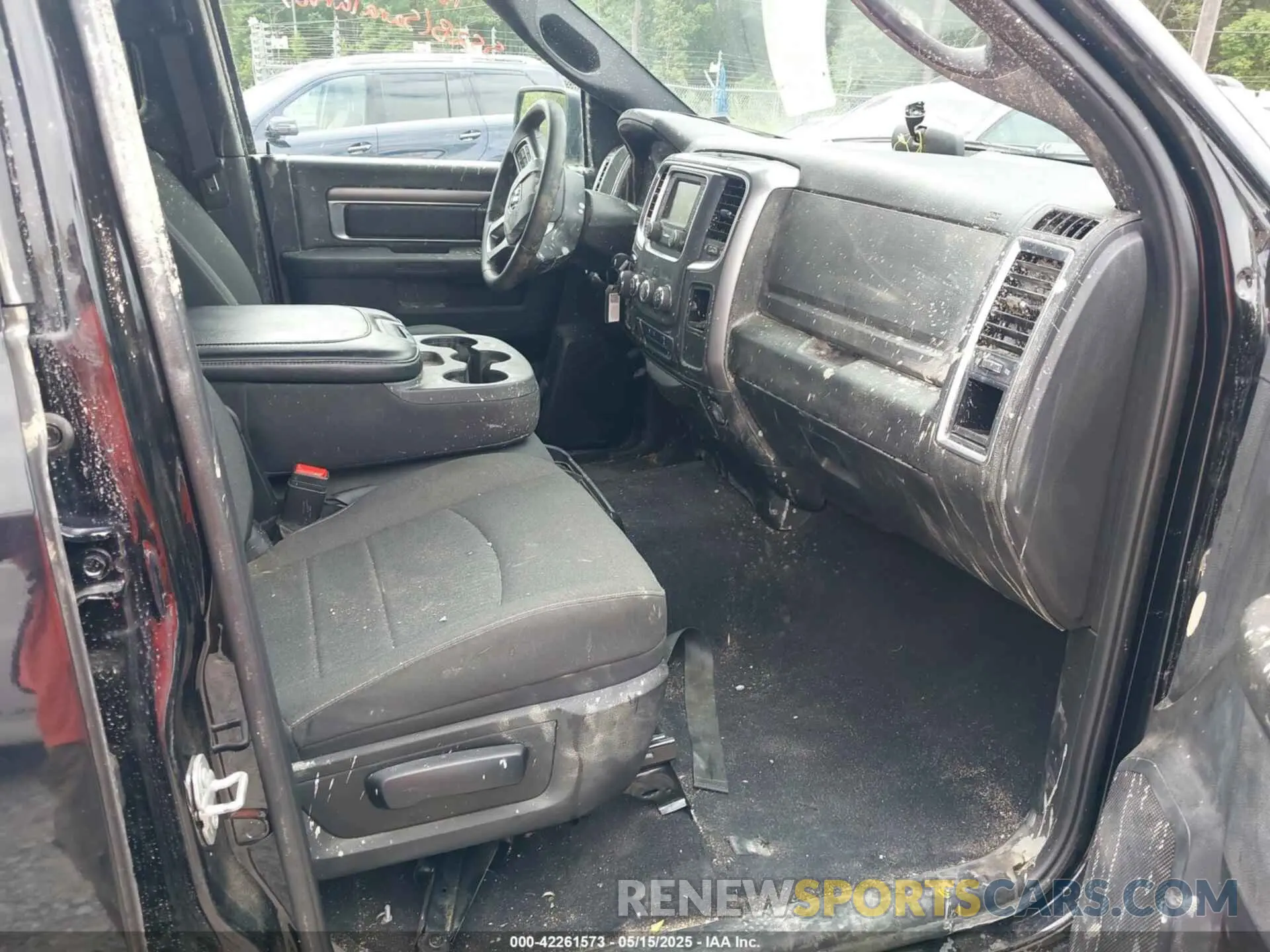 5 fotografías del automóvil dañado 1C6RR7LG4RS147851 RAM 1500 CLASSIC 2024