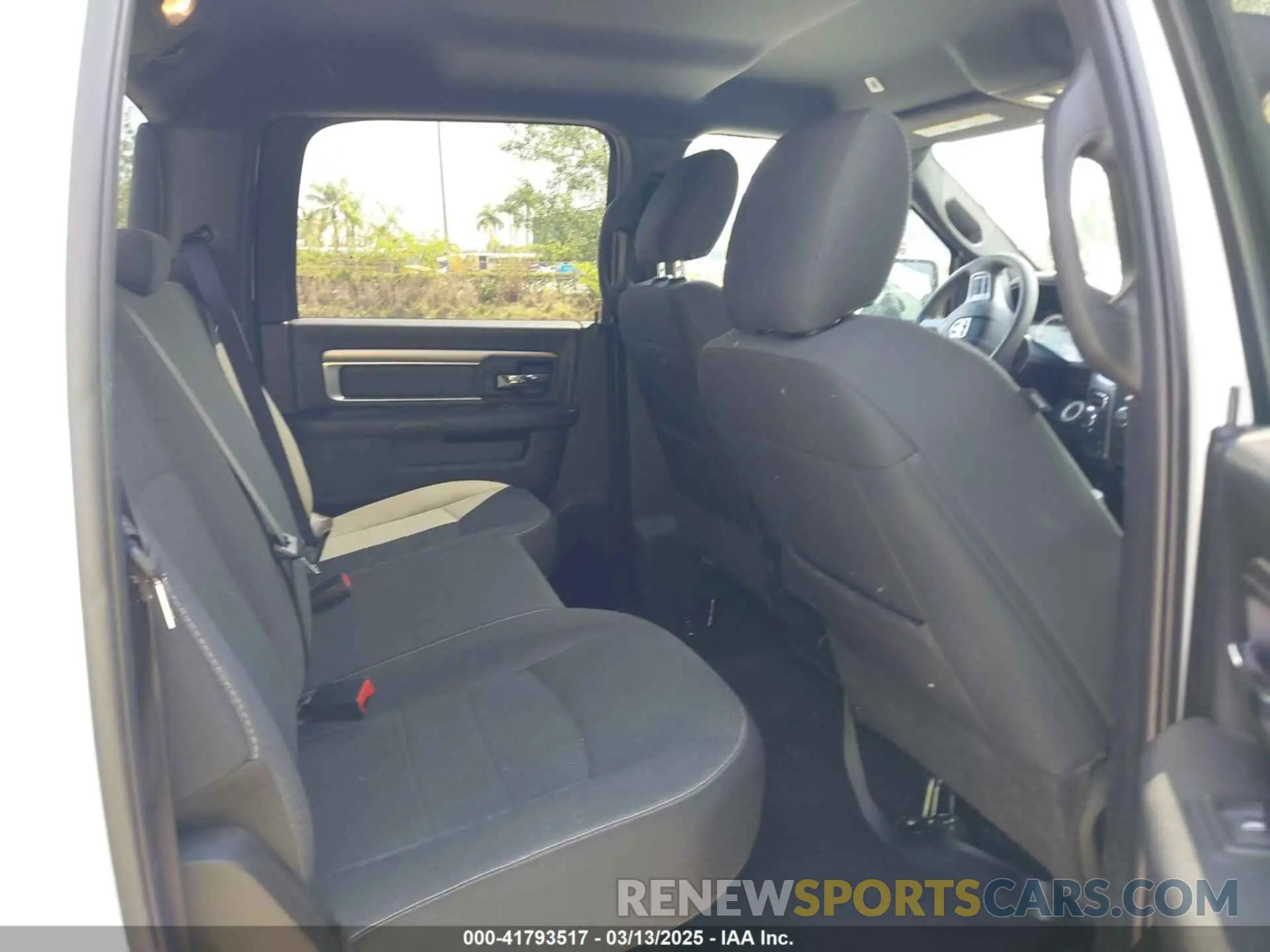 8 fotografías del automóvil dañado 1C6RR7LG6RS147589 RAM 1500 CLASSIC 2024
