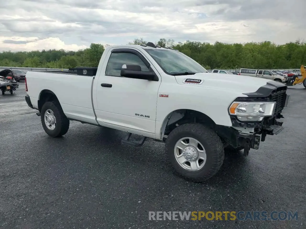 4 fotografías del automóvil dañado 3C6MR5AJ7KG666726 RAM 2500 2019