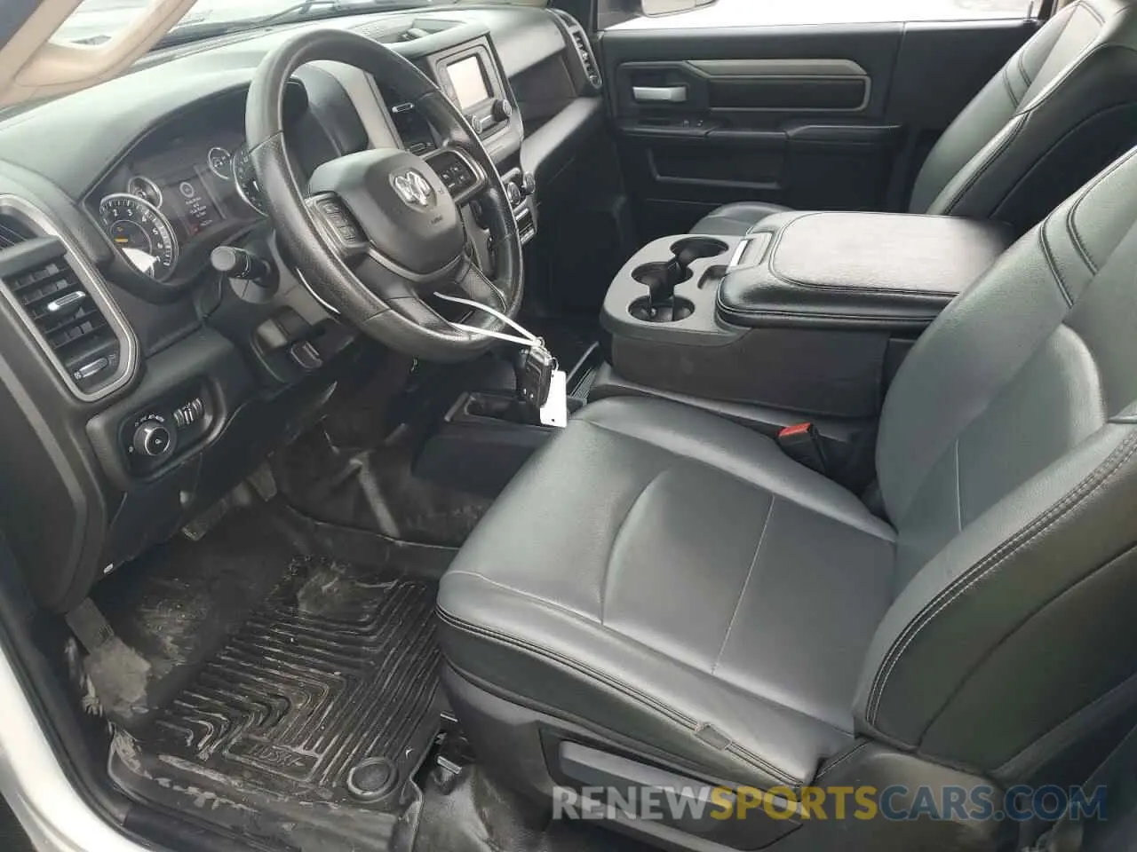 7 fotografías del automóvil dañado 3C6MR5AJ7KG666726 RAM 2500 2019
