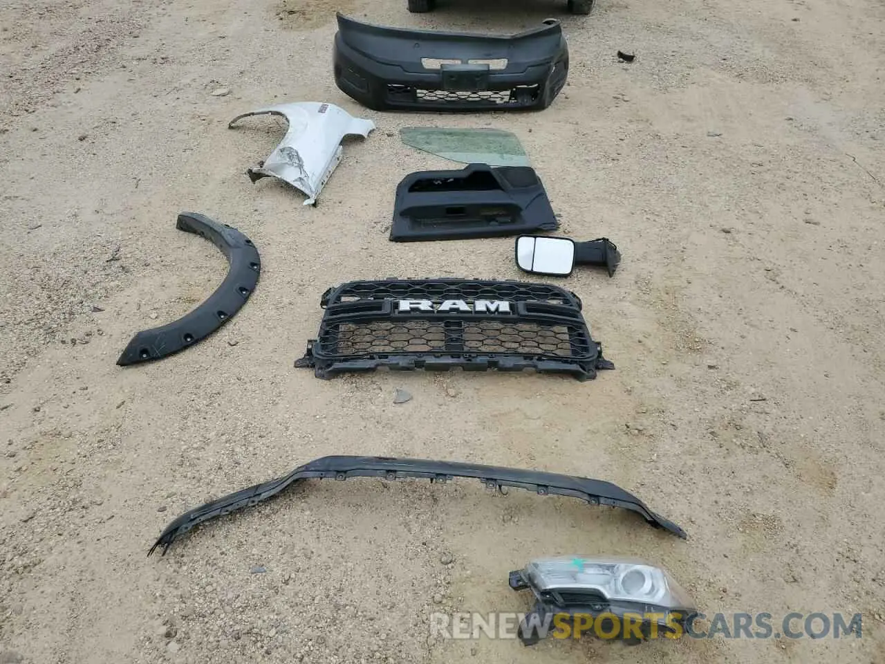 12 fotografías del automóvil dañado 3C6UR4CJ9KG576226 RAM 2500 2019