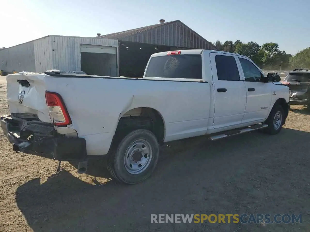 3 fotografías del automóvil dañado 3C6UR4HL4KG576211 RAM 2500 2019