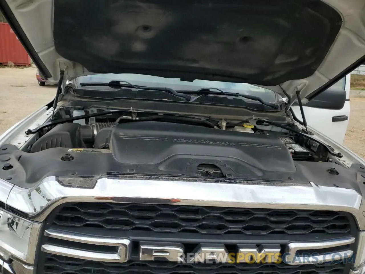 11 fotografías del automóvil dañado 3C6UR5CJ1KG602663 RAM 2500 2019