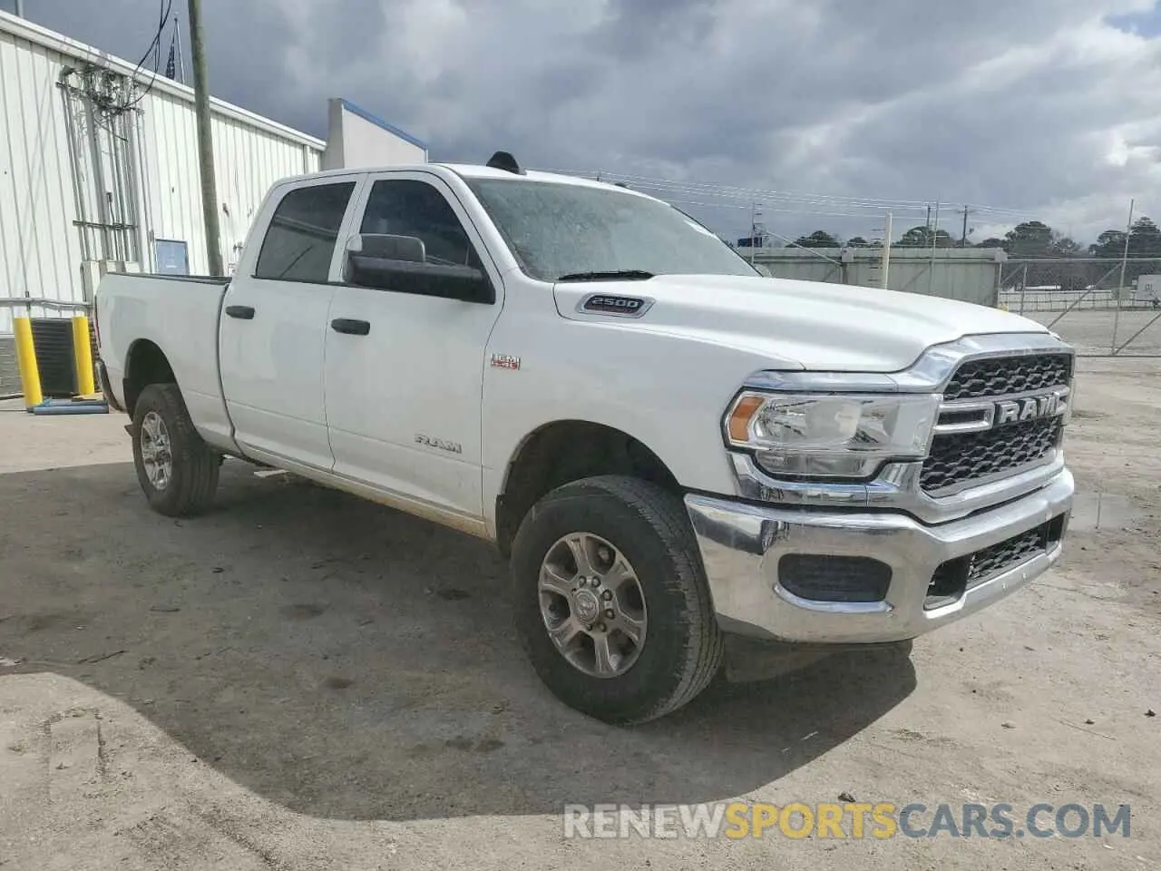 4 fotografías del automóvil dañado 3C6UR5CJ2KG565445 RAM 2500 2019