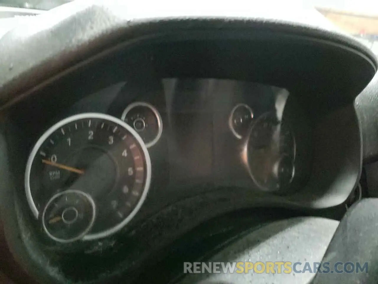 9 fotografías del automóvil dañado 3C6UR5CJ2KG573934 RAM 2500 2019