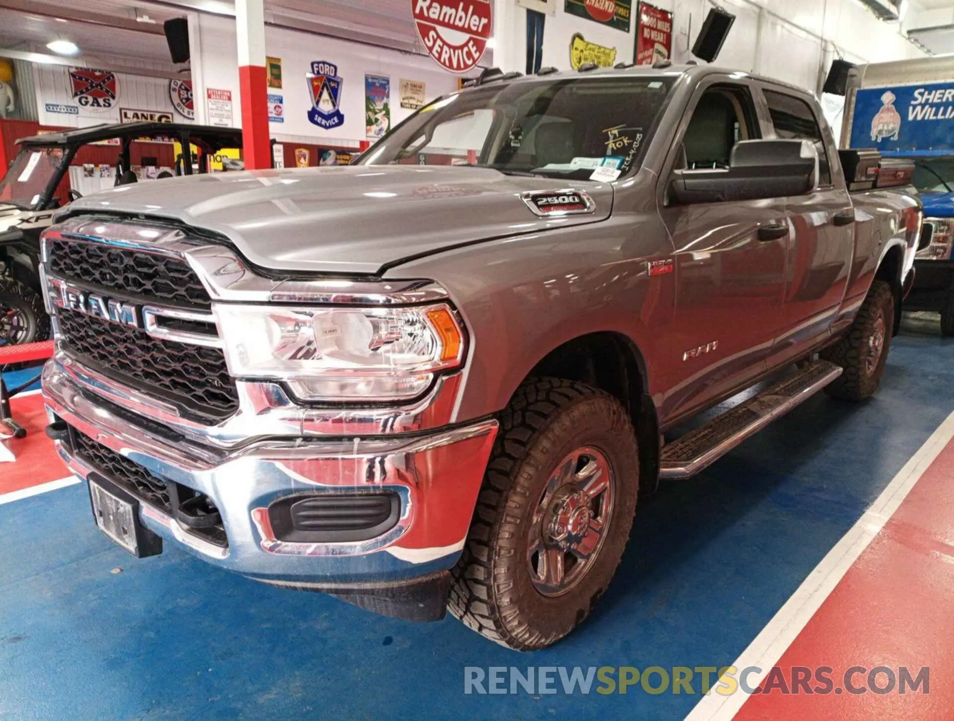 13 fotografías del automóvil dañado 3C6UR5CJ2KG596954 RAM 2500 2019