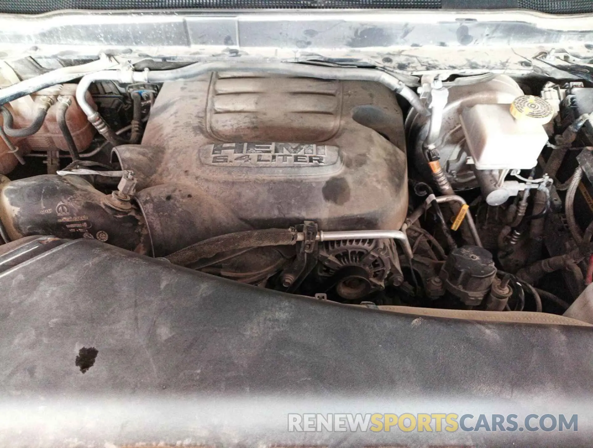 7 fotografías del automóvil dañado 3C6UR5CJ2KG596954 RAM 2500 2019