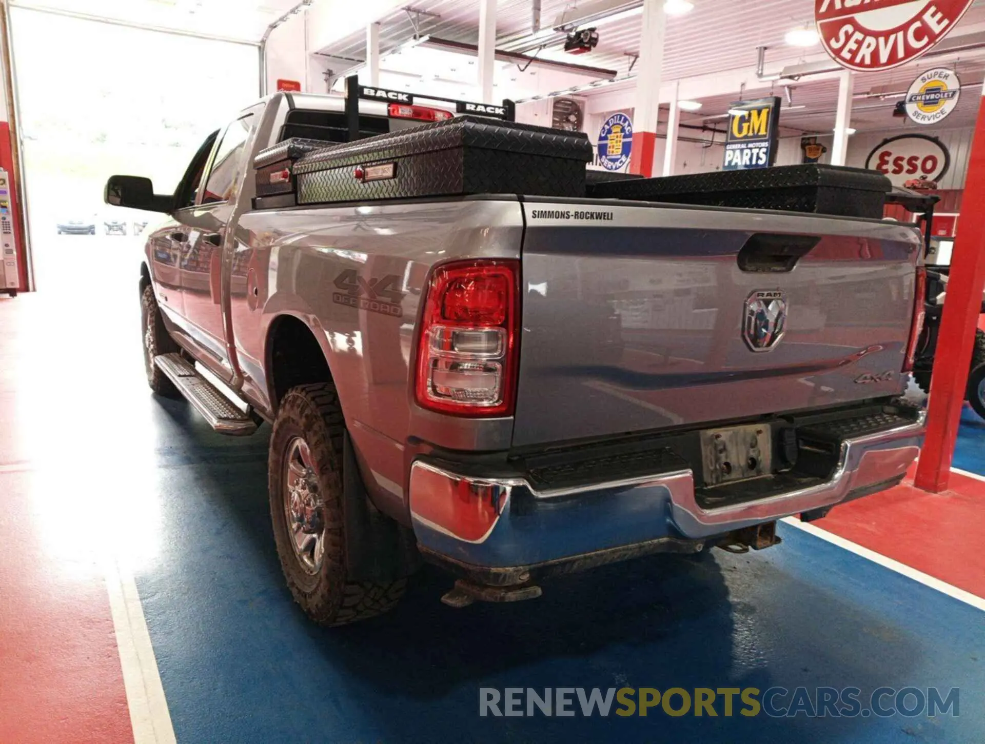 9 fotografías del automóvil dañado 3C6UR5CJ2KG596954 RAM 2500 2019