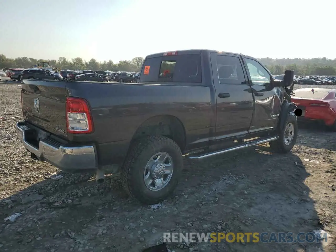 3 fotografías del automóvil dañado 3C6UR5CJ6KG553668 RAM 2500 2019
