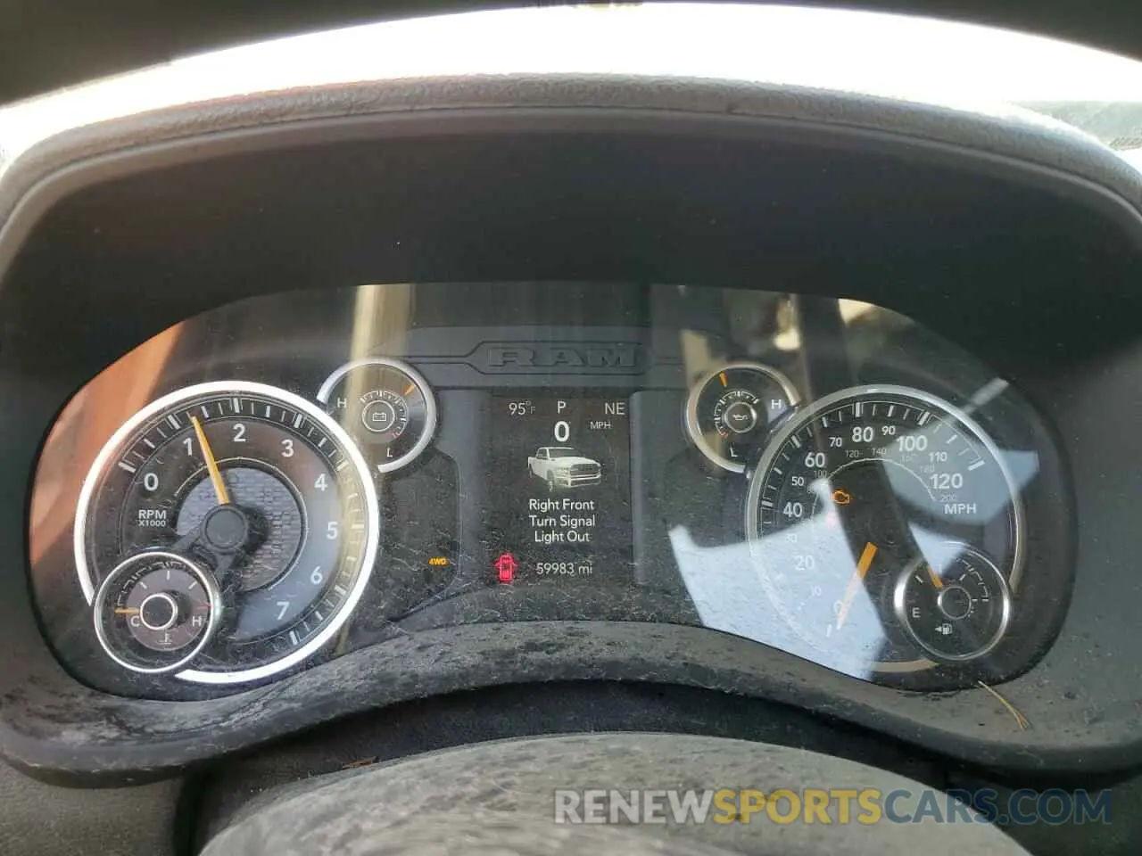 9 fotografías del automóvil dañado 3C6UR5CJ6KG553668 RAM 2500 2019