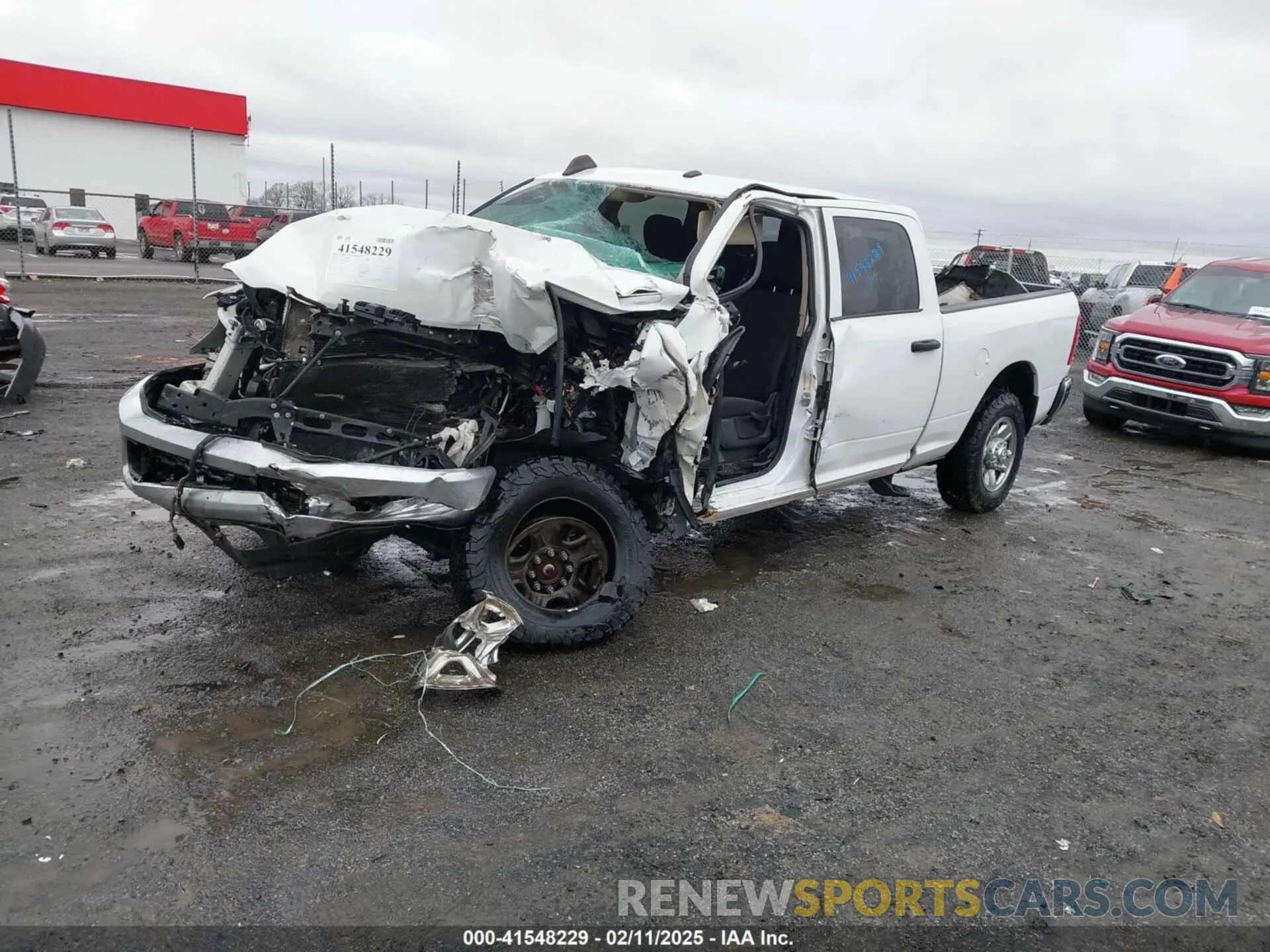 2 fotografías del automóvil dañado 3C6UR5CJ7KG611707 RAM 2500 2019