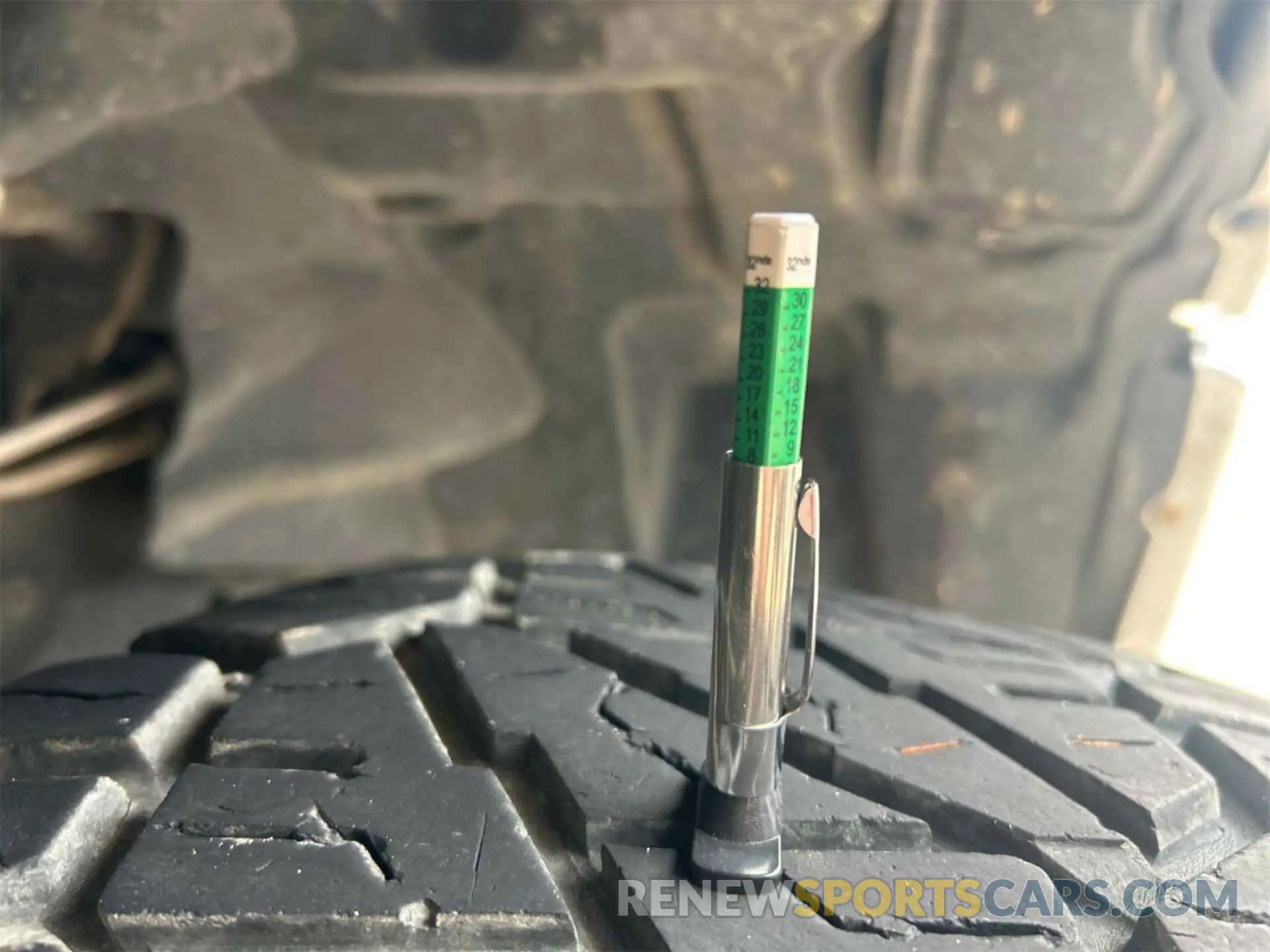 10 fotografías del automóvil dañado 3C6UR5CL4KG598108 RAM 2500 2019