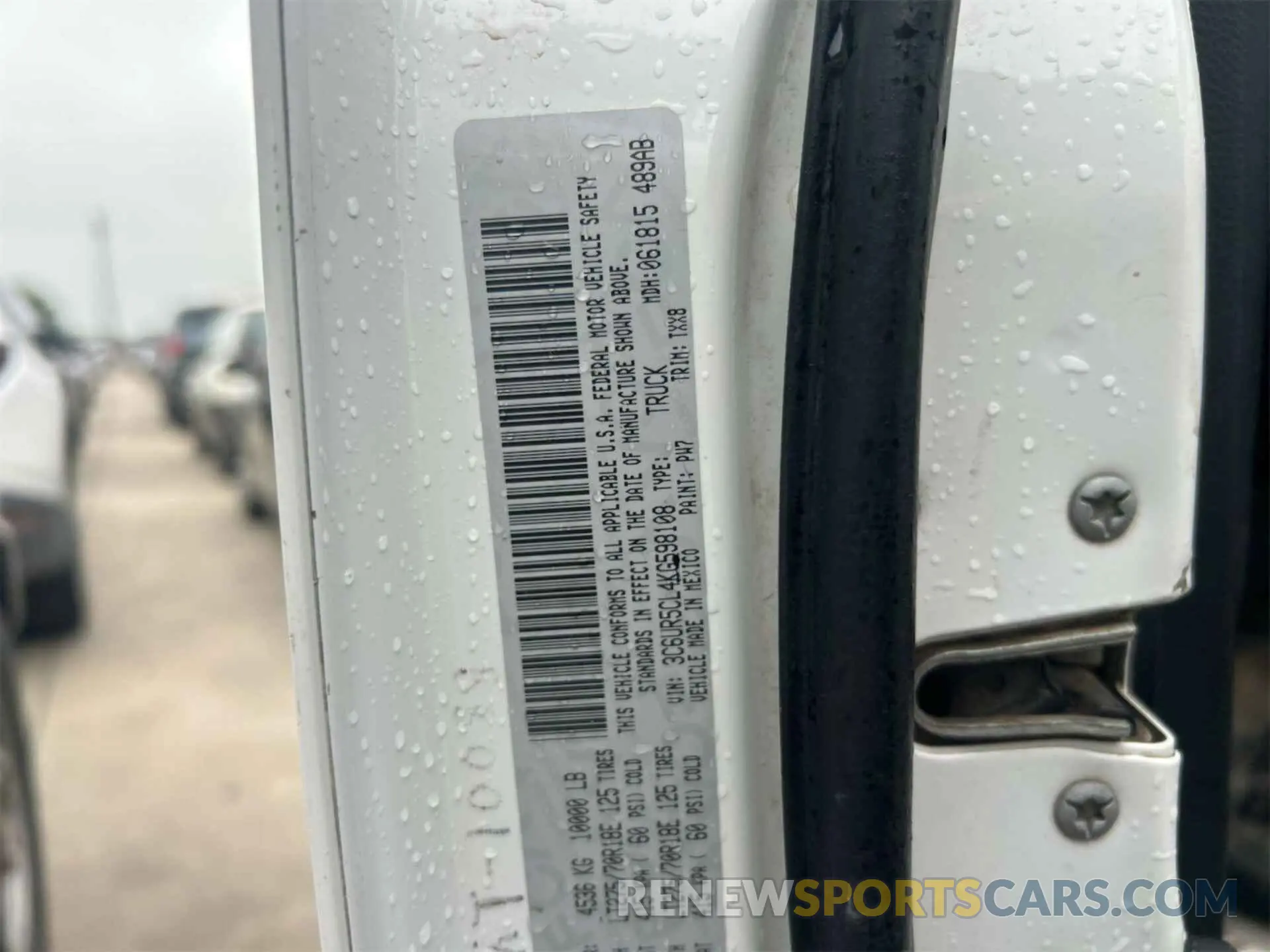 22 fotografías del automóvil dañado 3C6UR5CL4KG598108 RAM 2500 2019