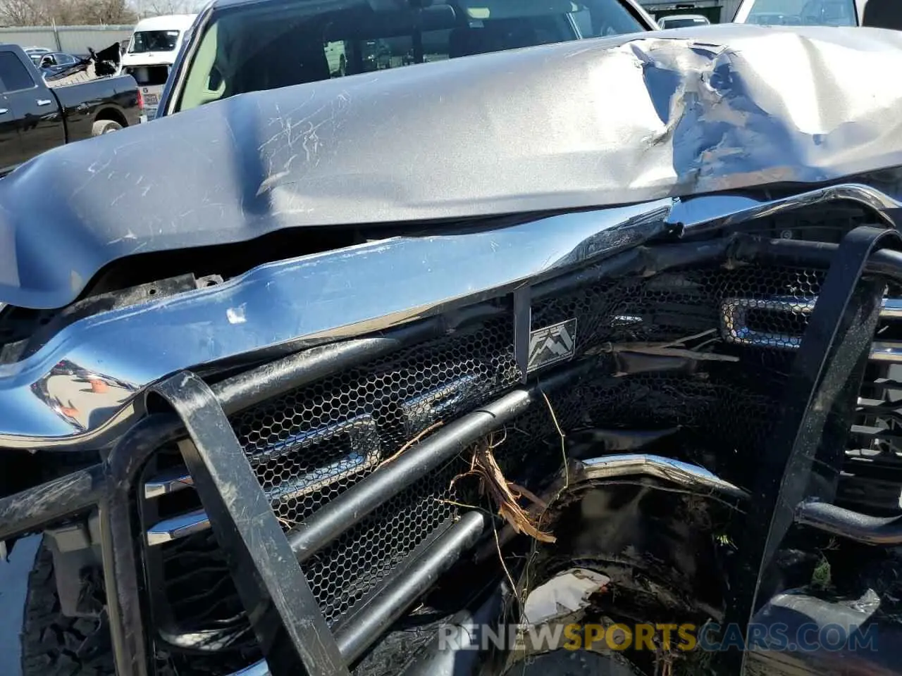 11 fotografías del automóvil dañado 3C6UR5CL5KG705523 RAM 2500 2019