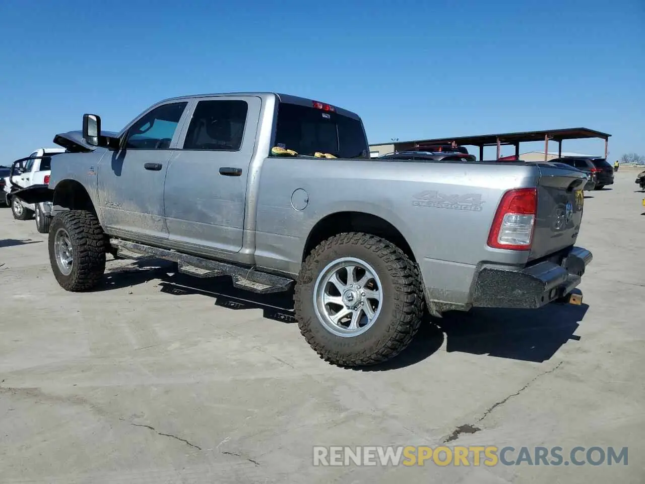 2 fotografías del automóvil dañado 3C6UR5CL5KG705523 RAM 2500 2019
