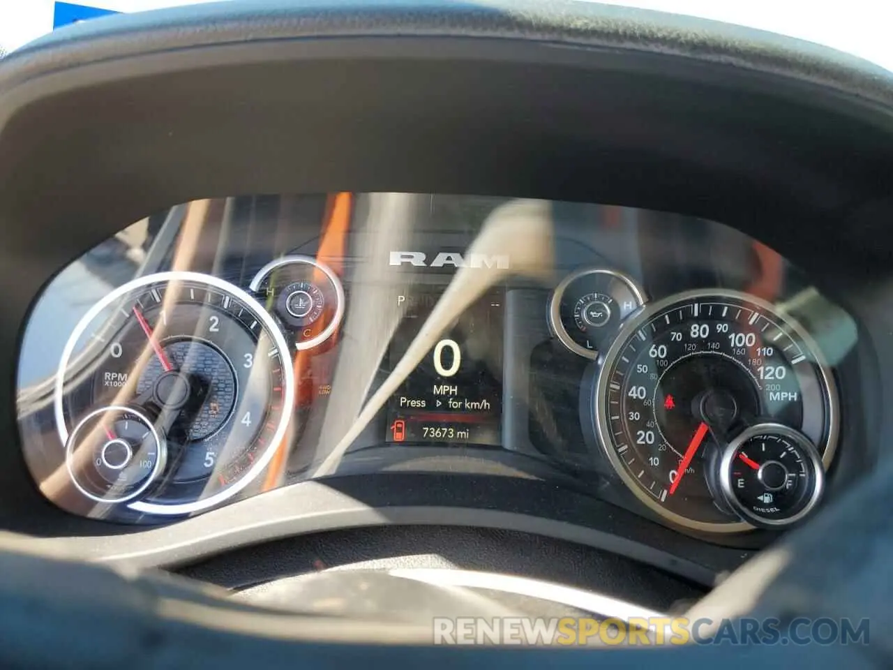 9 fotografías del automóvil dañado 3C6UR5CL5KG705523 RAM 2500 2019