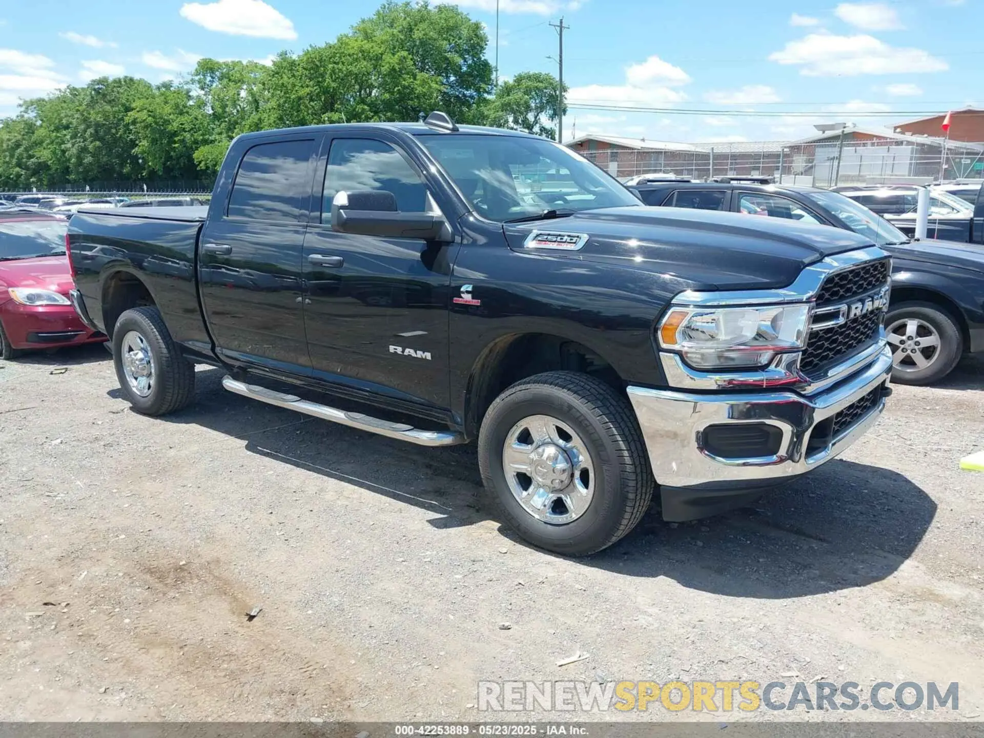 1 fotografías del automóvil dañado 3C6UR5CL7KG552062 RAM 2500 2019