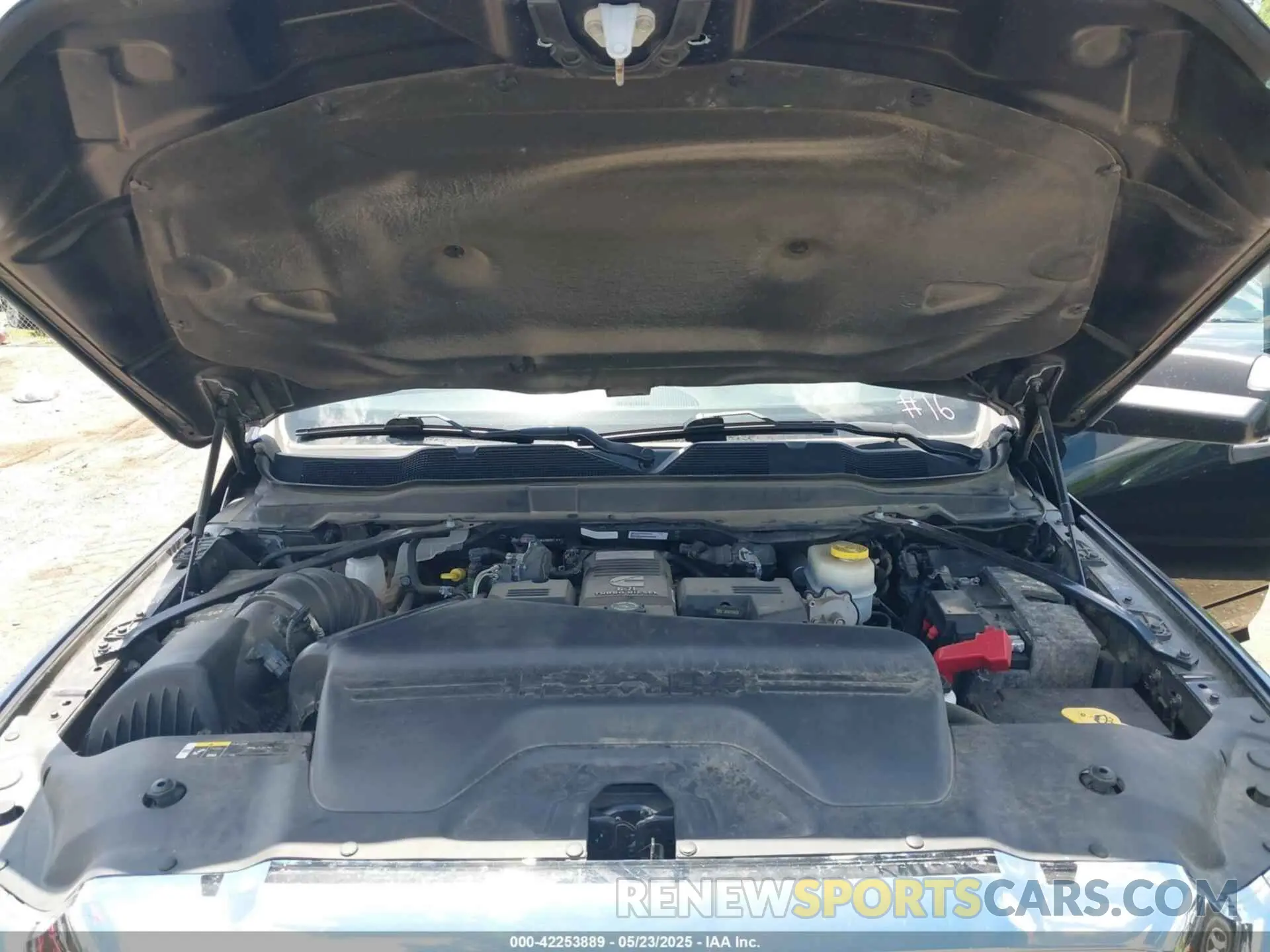 10 fotografías del automóvil dañado 3C6UR5CL7KG552062 RAM 2500 2019