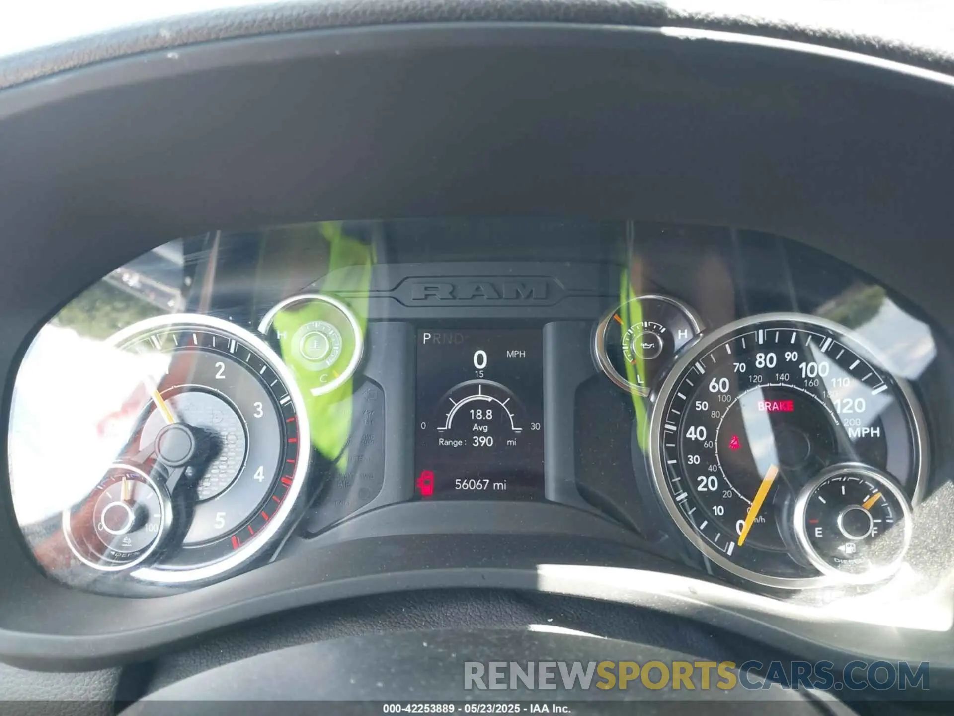 7 fotografías del automóvil dañado 3C6UR5CL7KG552062 RAM 2500 2019