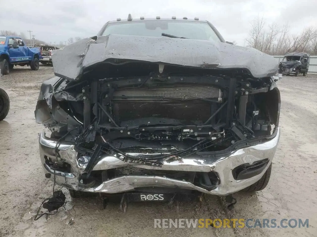 5 fotografías del automóvil dañado 3C6UR5CL7KG661623 RAM 2500 2019