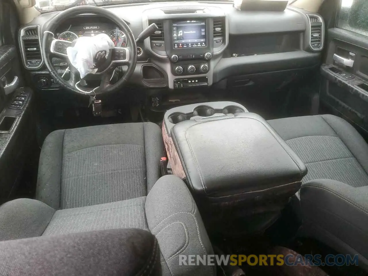 8 fotografías del automóvil dañado 3C6UR5CL7KG661623 RAM 2500 2019