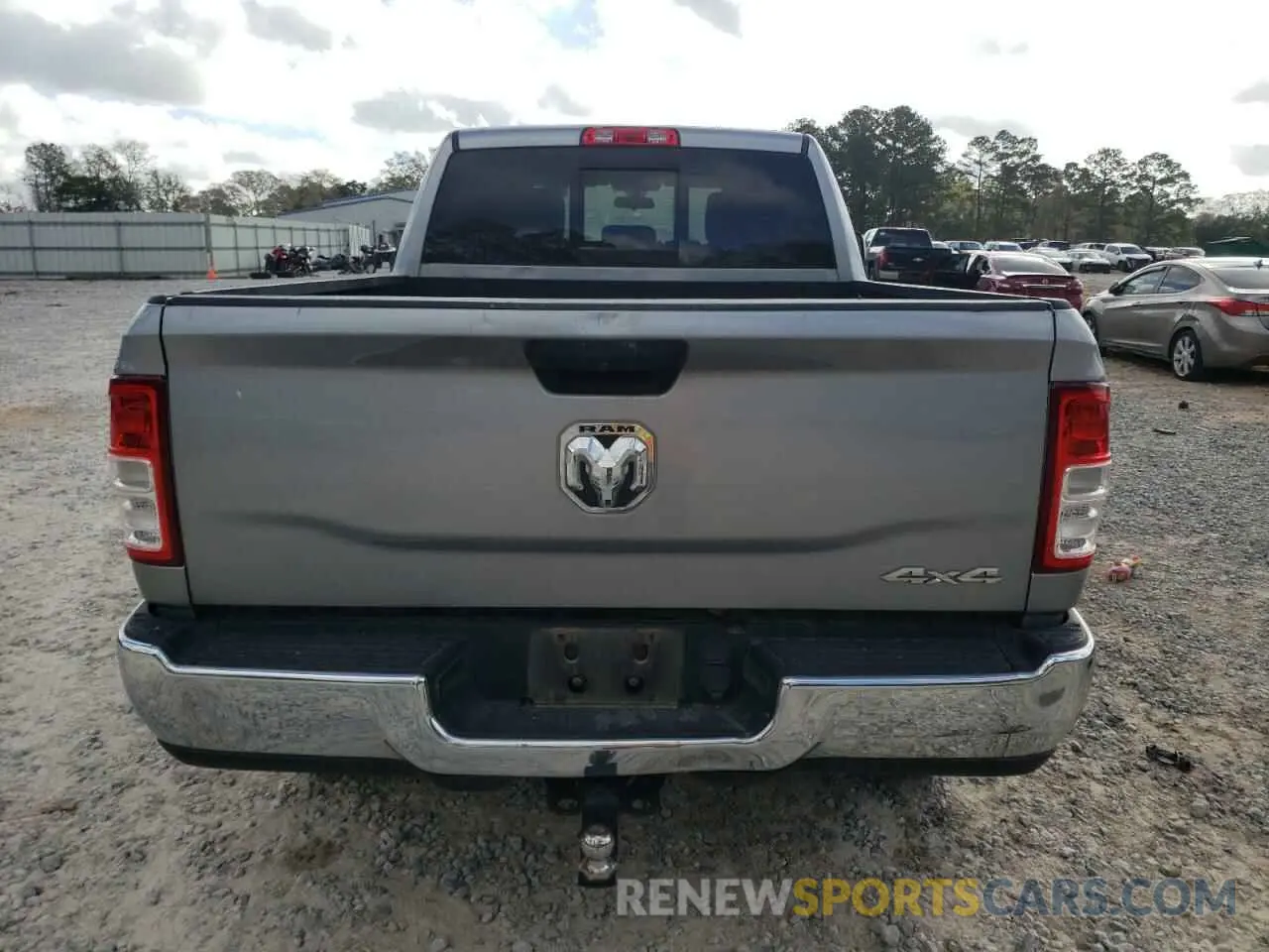 6 fotografías del automóvil dañado 3C6UR5CLXKG666976 RAM 2500 2019