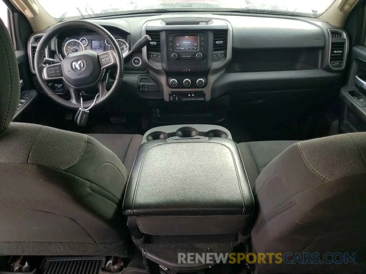 8 fotografías del automóvil dañado 3C6UR5CLXKG666976 RAM 2500 2019