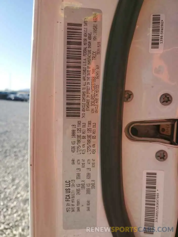 13 fotografías del automóvil dañado 3C6UR5DJ1KG697868 RAM 2500 2019