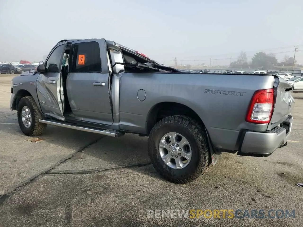 2 fotografías del automóvil dañado 3C6UR5DJ9KG608533 RAM 2500 2019