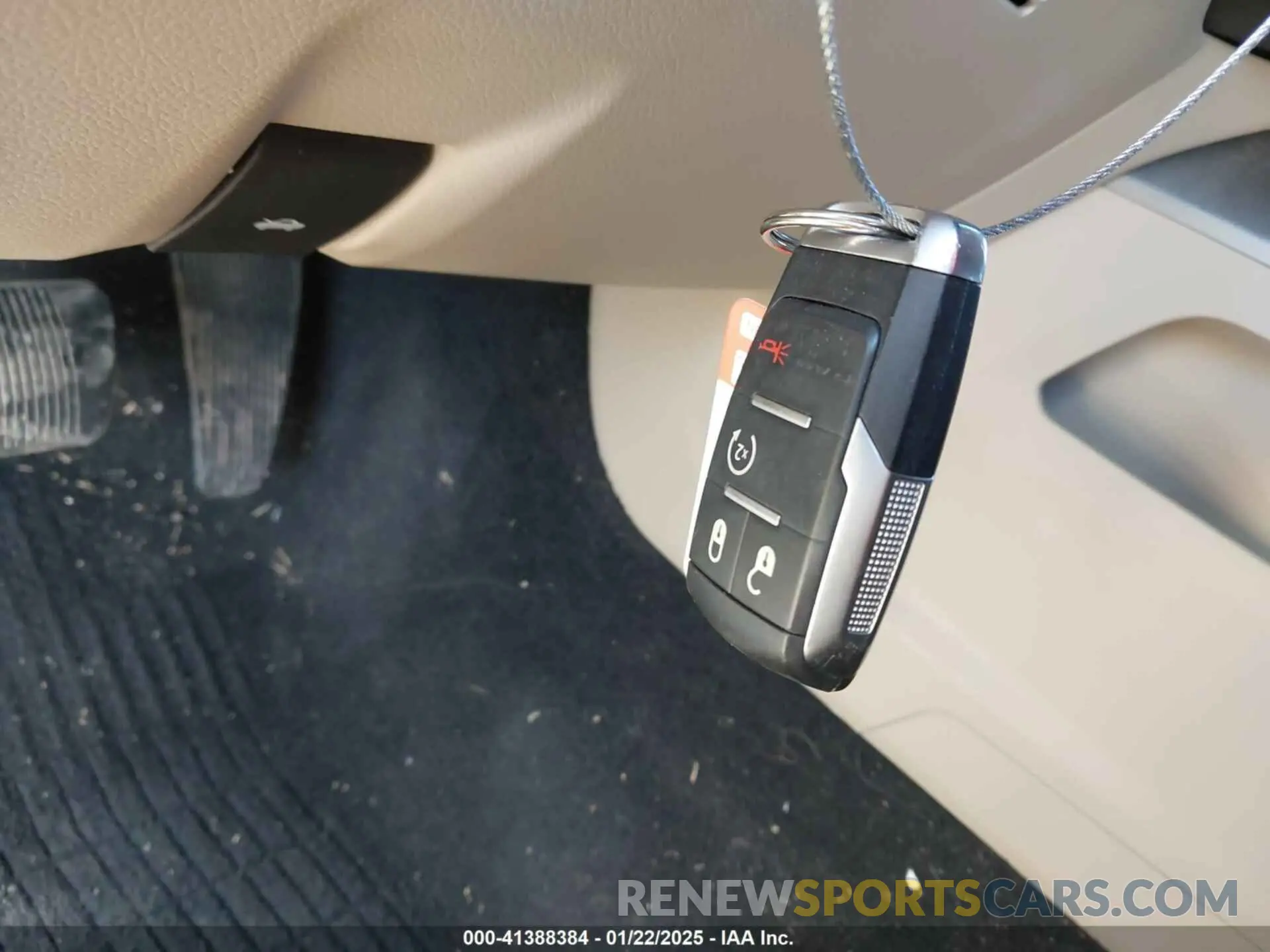 11 fotografías del automóvil dañado 3C6UR5DJ9KG645260 RAM 2500 2019