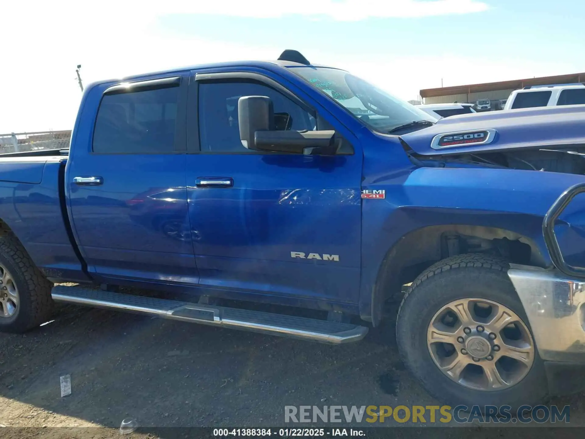 13 fotografías del automóvil dañado 3C6UR5DJ9KG645260 RAM 2500 2019