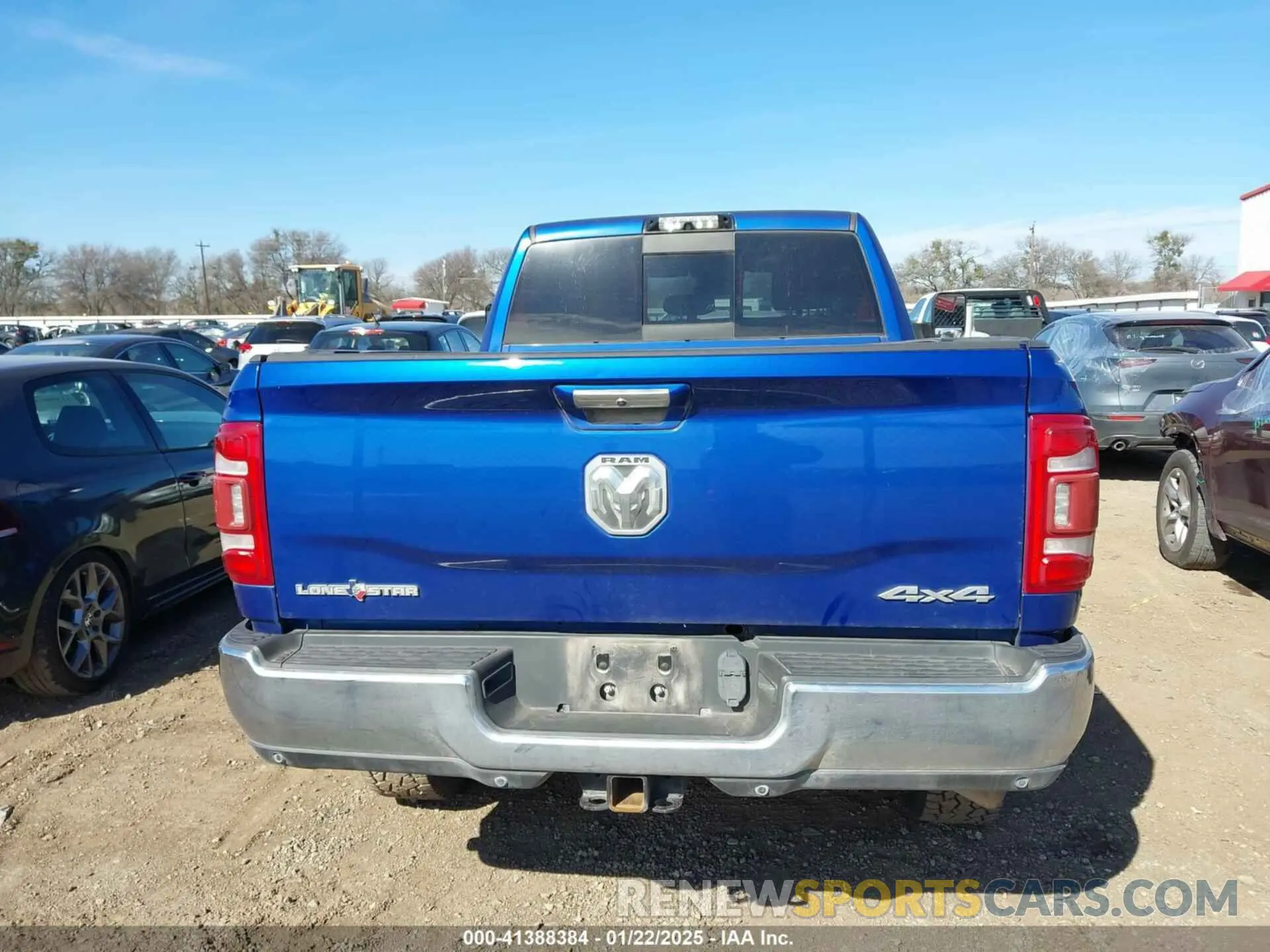 16 fotografías del automóvil dañado 3C6UR5DJ9KG645260 RAM 2500 2019