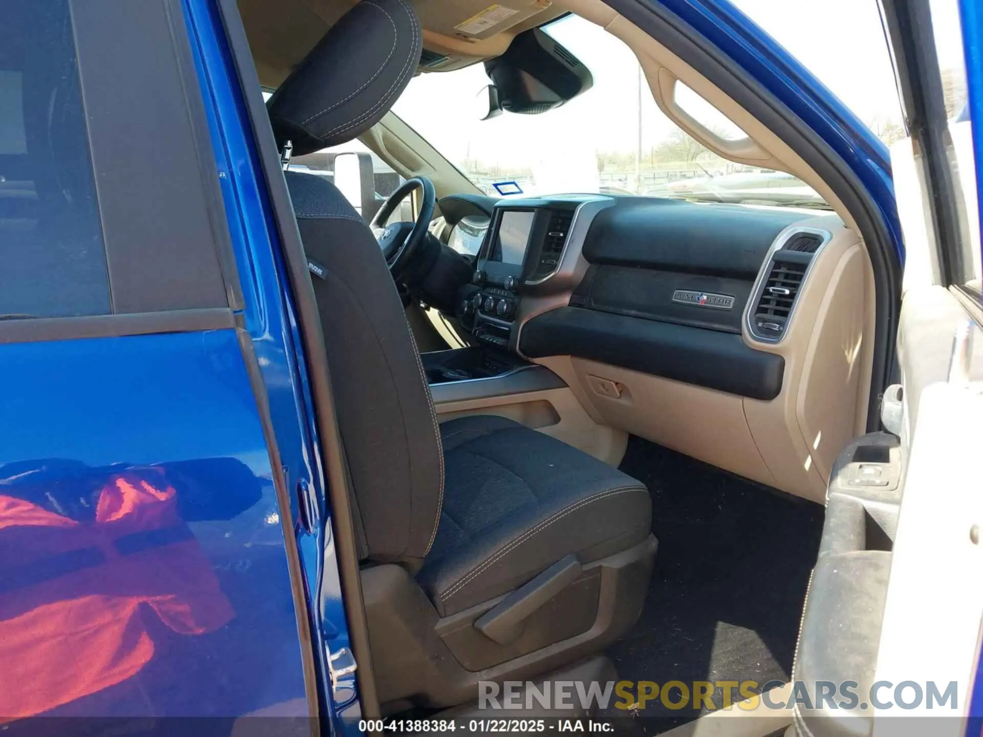 5 fotografías del automóvil dañado 3C6UR5DJ9KG645260 RAM 2500 2019