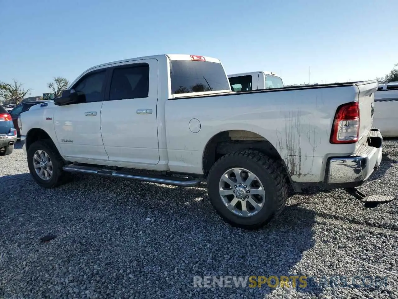 2 fotografías del automóvil dañado 3C6UR5DJ9KG708891 RAM 2500 2019