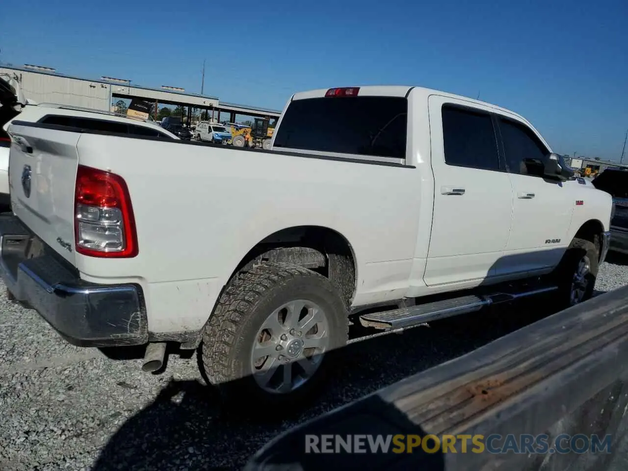 3 fotografías del automóvil dañado 3C6UR5DJ9KG708891 RAM 2500 2019