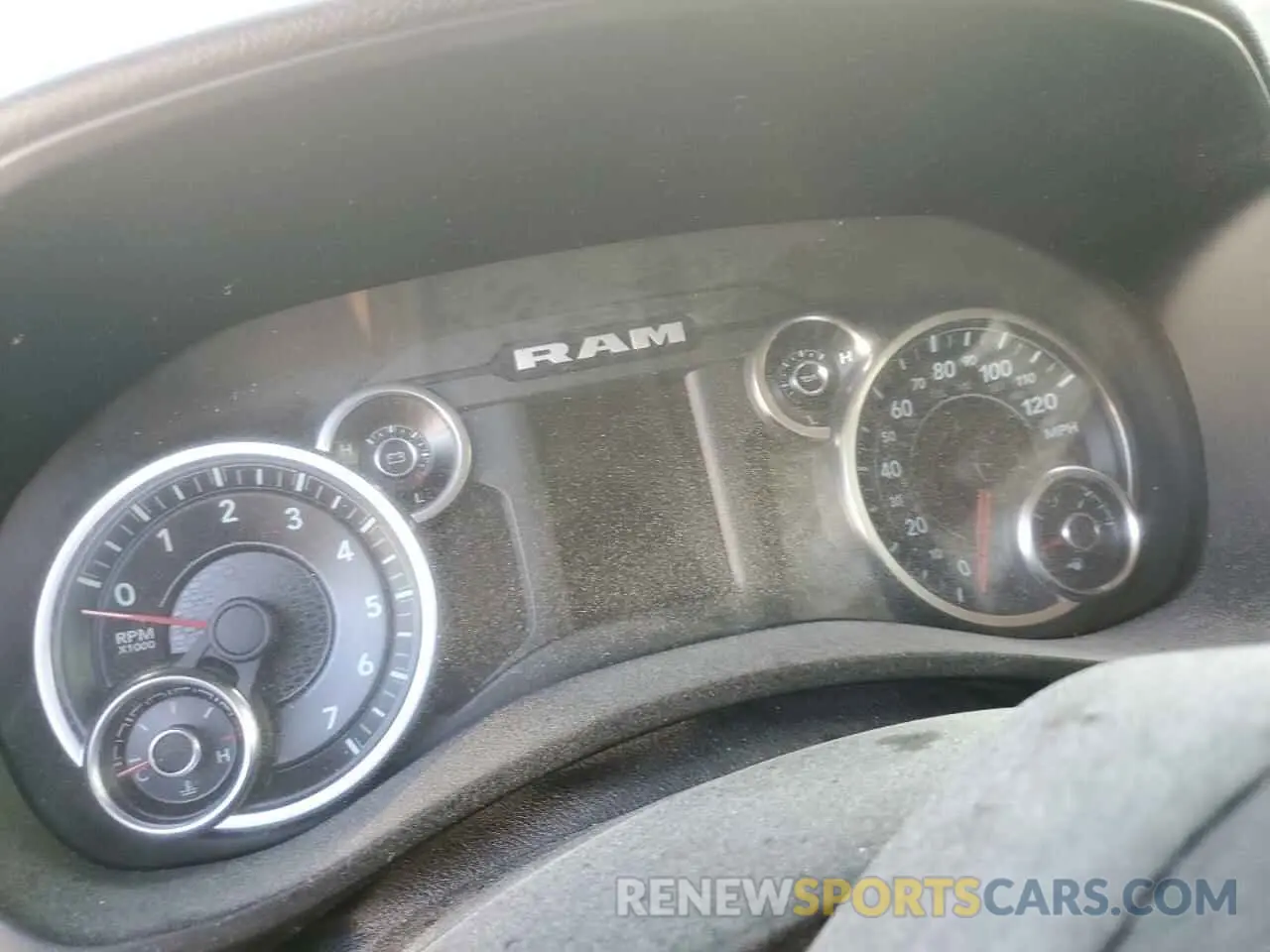 9 fotografías del automóvil dañado 3C6UR5DJ9KG708891 RAM 2500 2019
