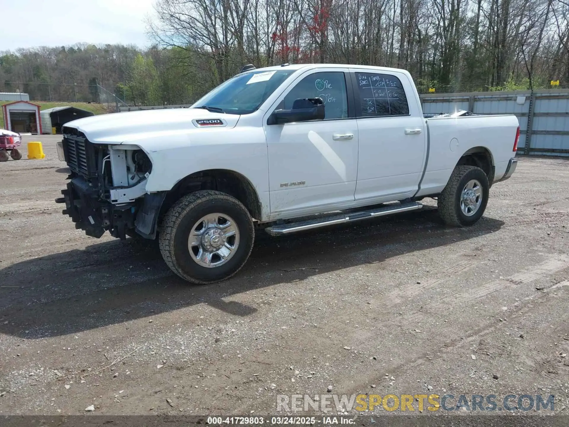 2 fotografías del automóvil dañado 3C6UR5DL2KG675282 RAM 2500 2019