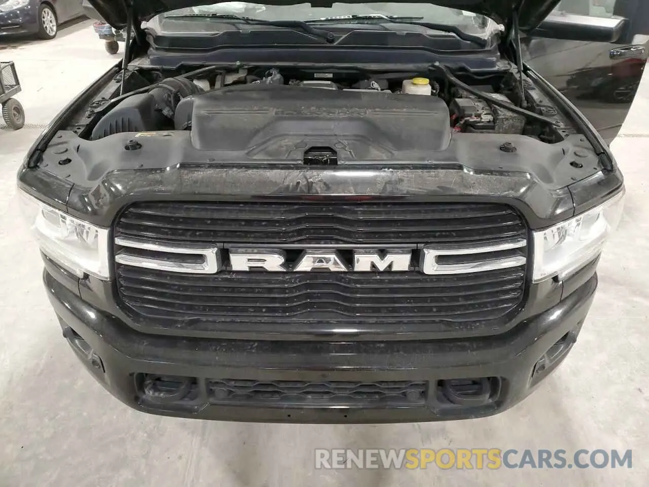 11 fotografías del automóvil dañado 3C6UR5DL3KG559475 RAM 2500 2019