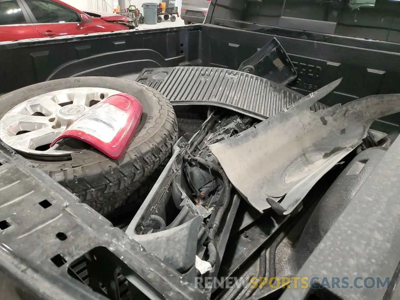 12 fotografías del automóvil dañado 3C6UR5DL3KG559475 RAM 2500 2019