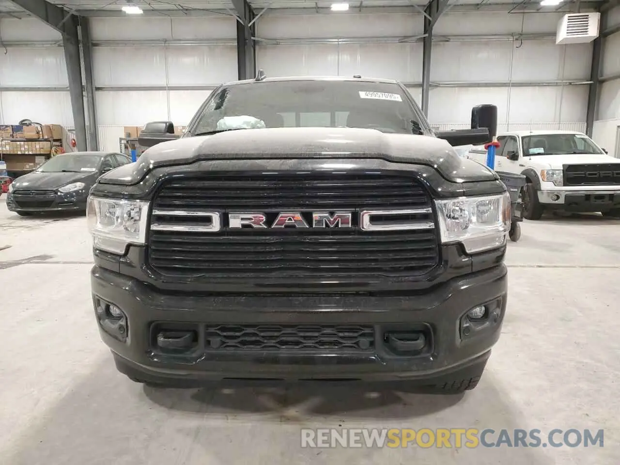 5 fotografías del automóvil dañado 3C6UR5DL3KG559475 RAM 2500 2019