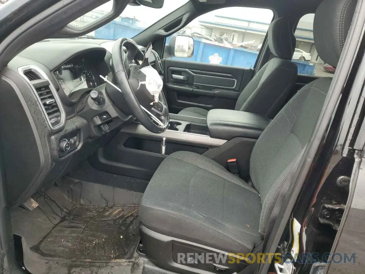 7 fotografías del automóvil dañado 3C6UR5DL5KG652482 RAM 2500 2019