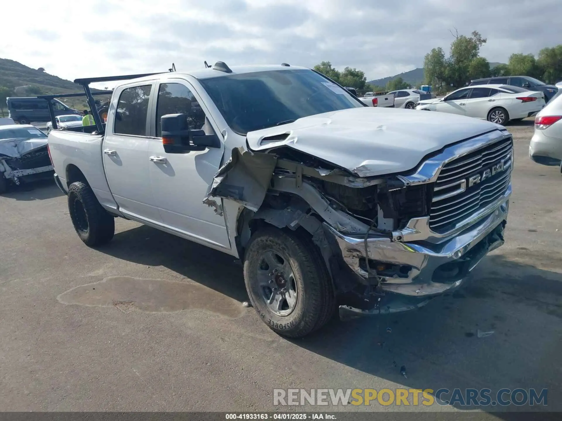 1 fotografías del automóvil dañado 3C6UR5DL7KG544980 RAM 2500 2019