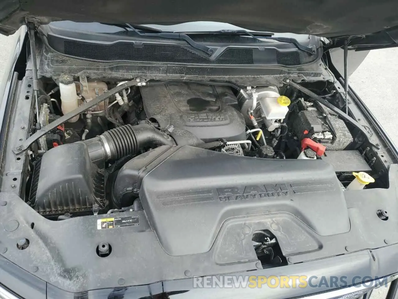 11 fotografías del automóvil dañado 3C6UR5FJ0KG713491 RAM 2500 2019