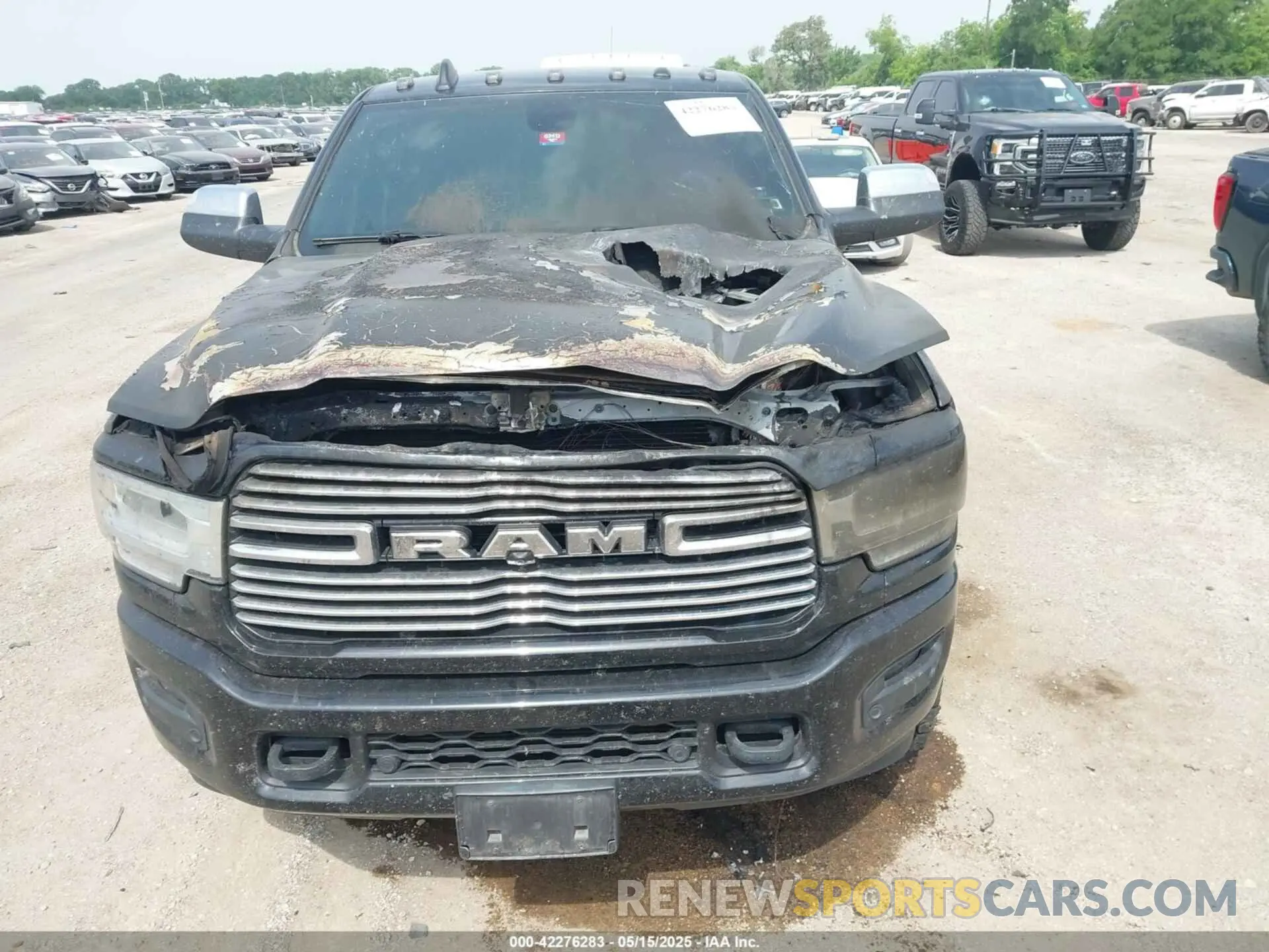 6 fotografías del automóvil dañado 3C6UR5FL0KG652693 RAM 2500 2019