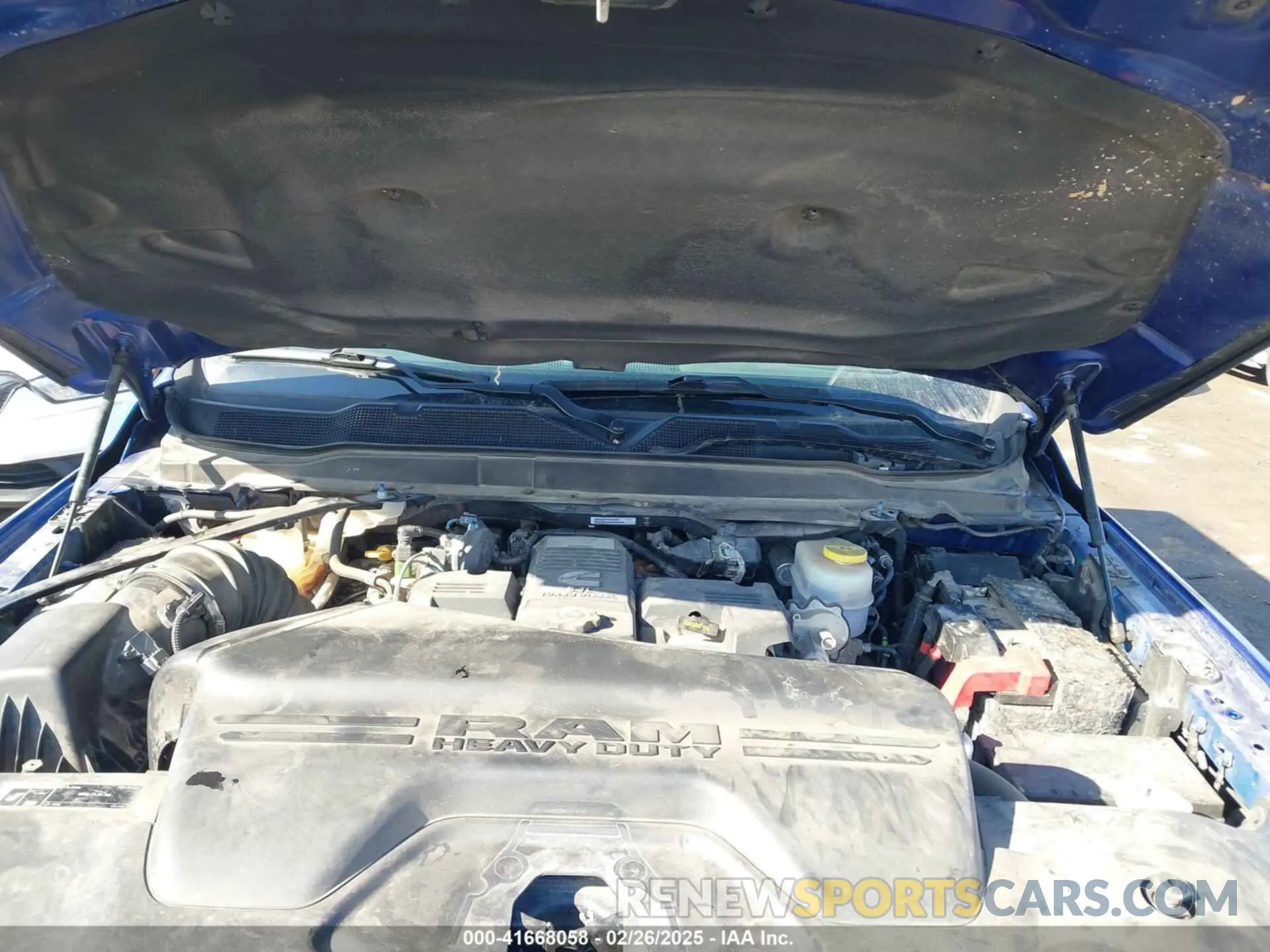 10 fotografías del automóvil dañado 3C6UR5FL1KG640911 RAM 2500 2019