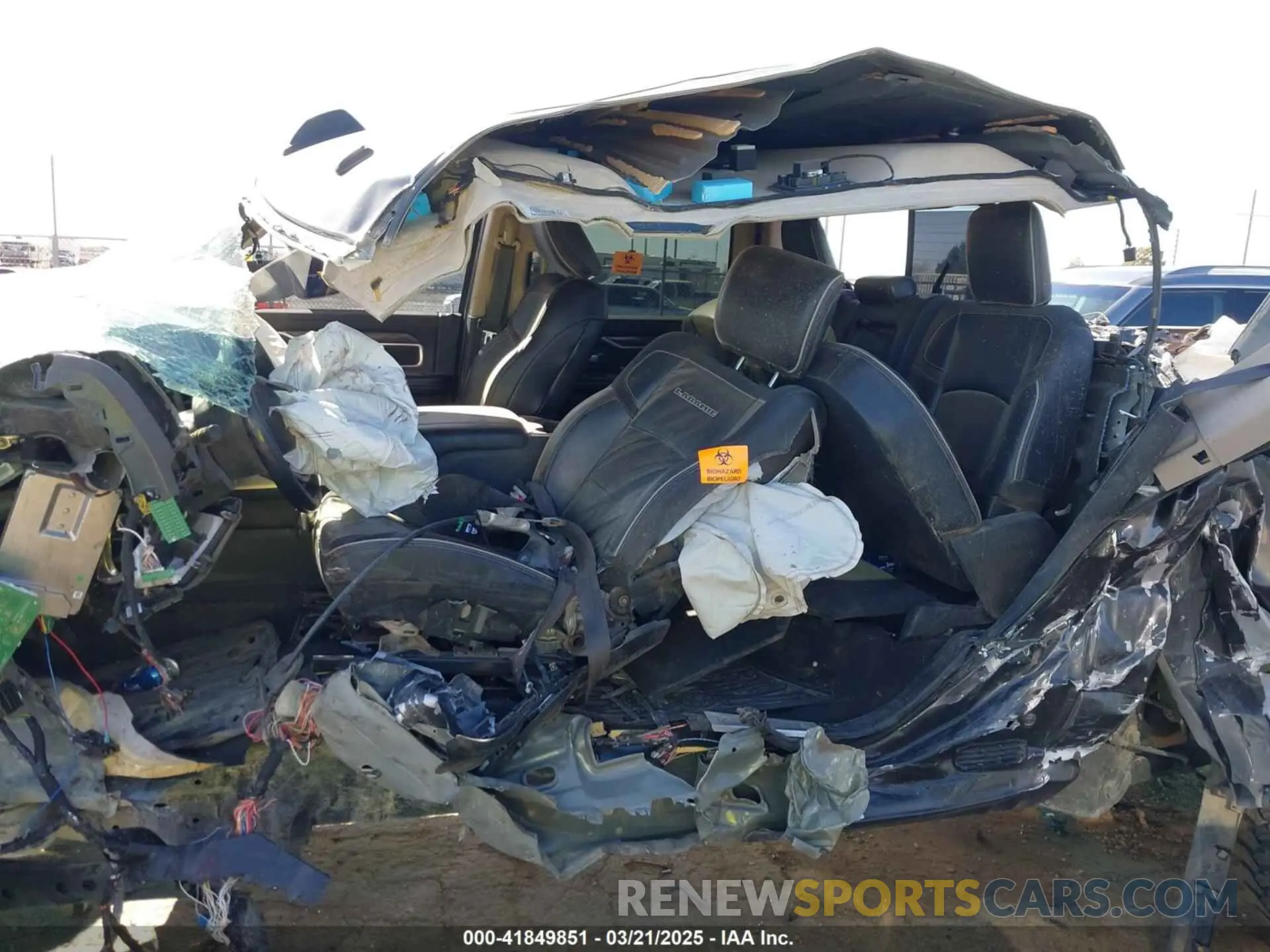 14 fotografías del automóvil dañado 3C6UR5FL3KG595244 RAM 2500 2019