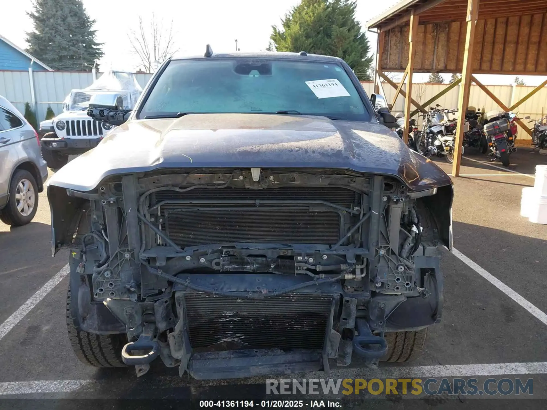 13 fotografías del automóvil dañado 3C6UR5FL5KG546188 RAM 2500 2019