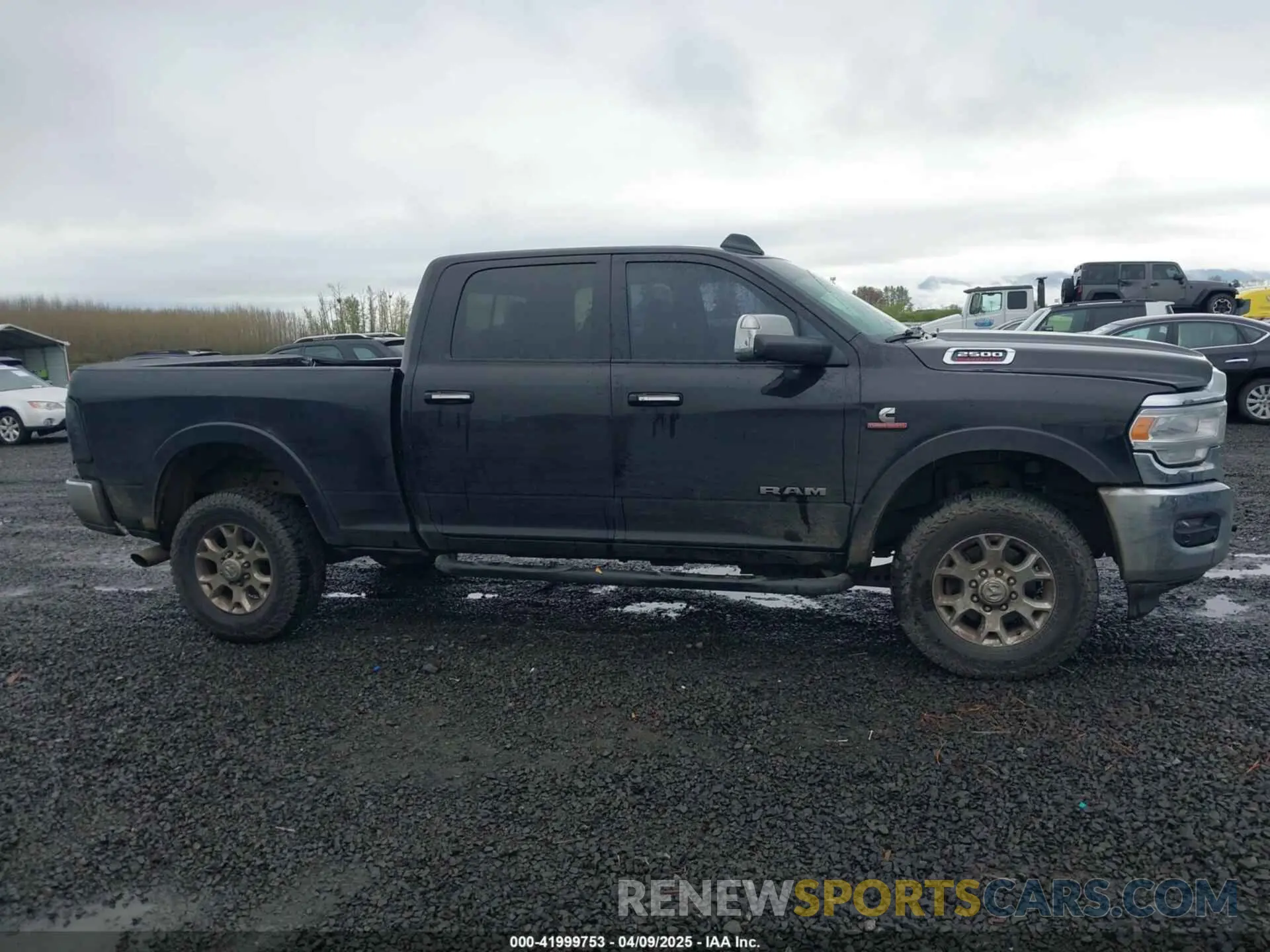 13 fotografías del automóvil dañado 3C6UR5FL8KG538859 RAM 2500 2019